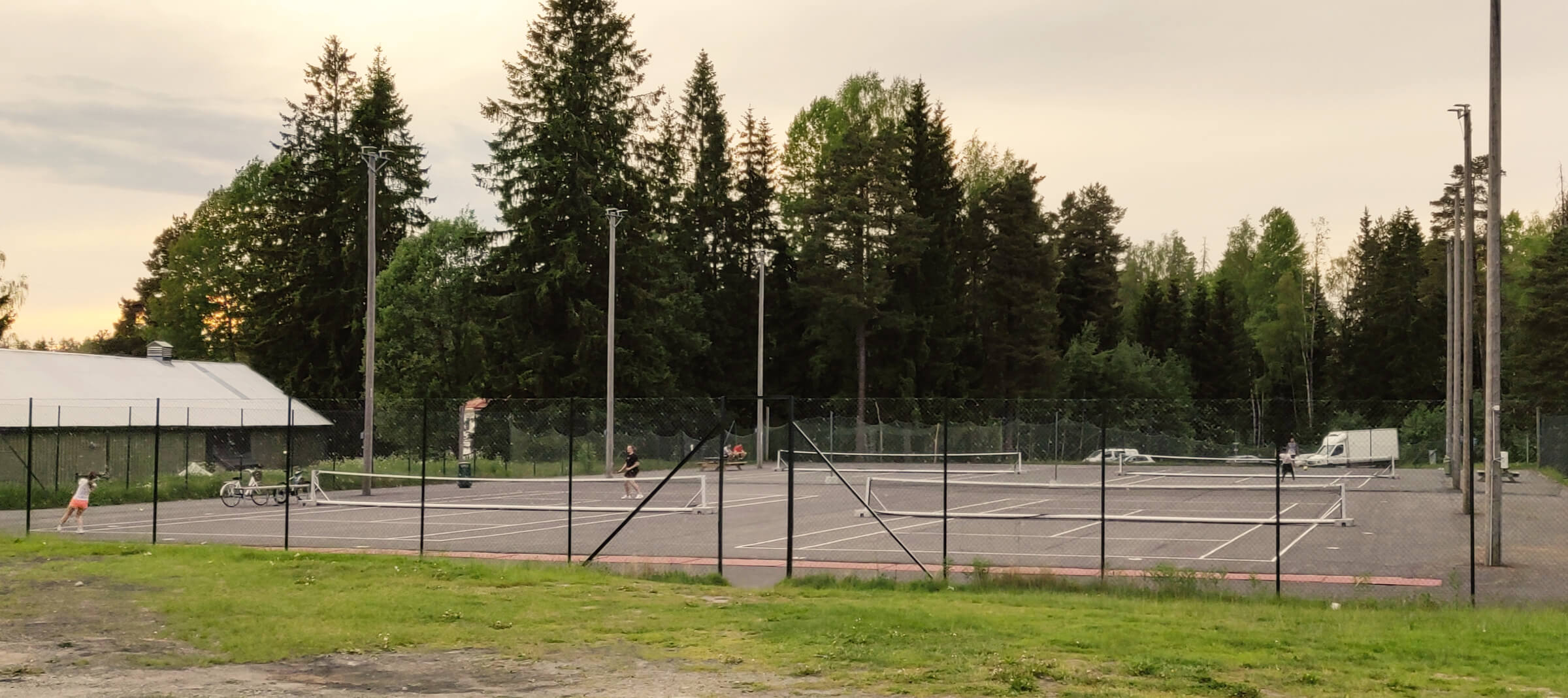 Tennisbaner i Idrettsparken